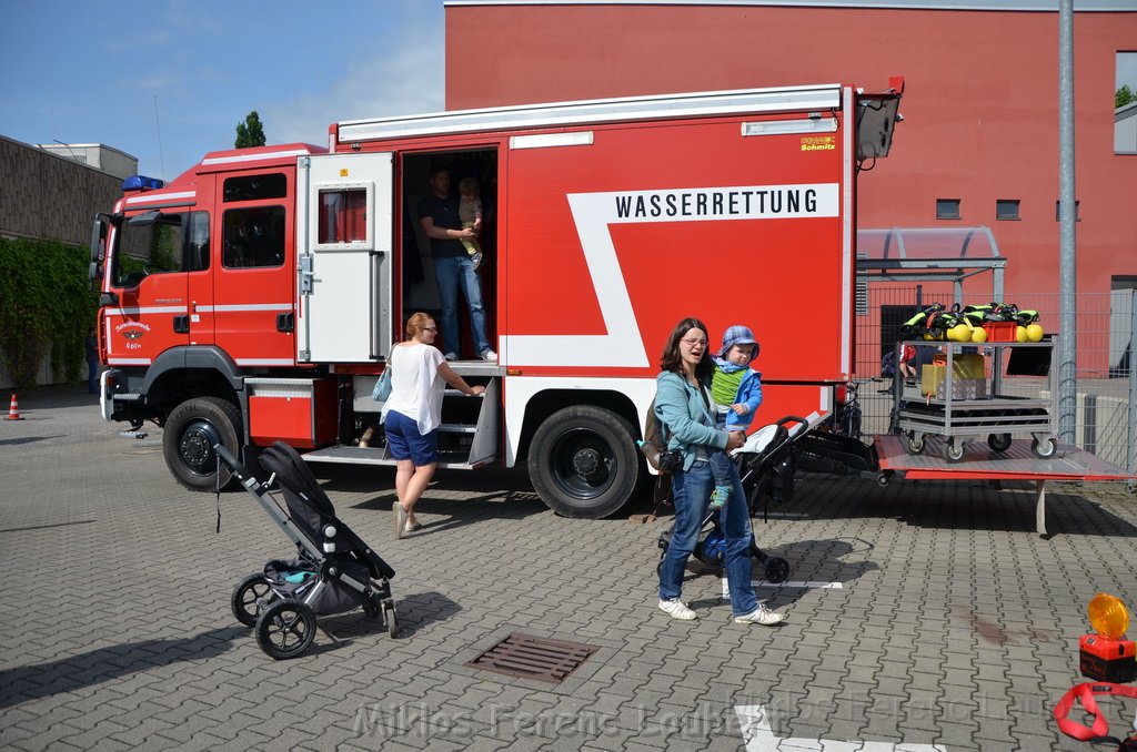 Tag der Offenen Tuer BF Koeln Weidenpesch Scheibenstr P011.JPG